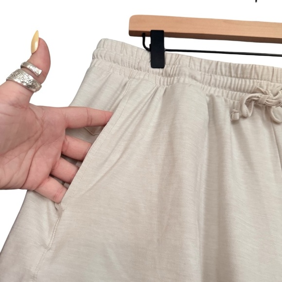 Women's Airy Athletic Cream Shorts - Picture 3 of 5